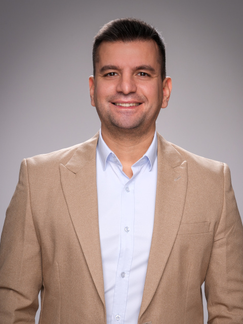 [Petar Ristivojevic]